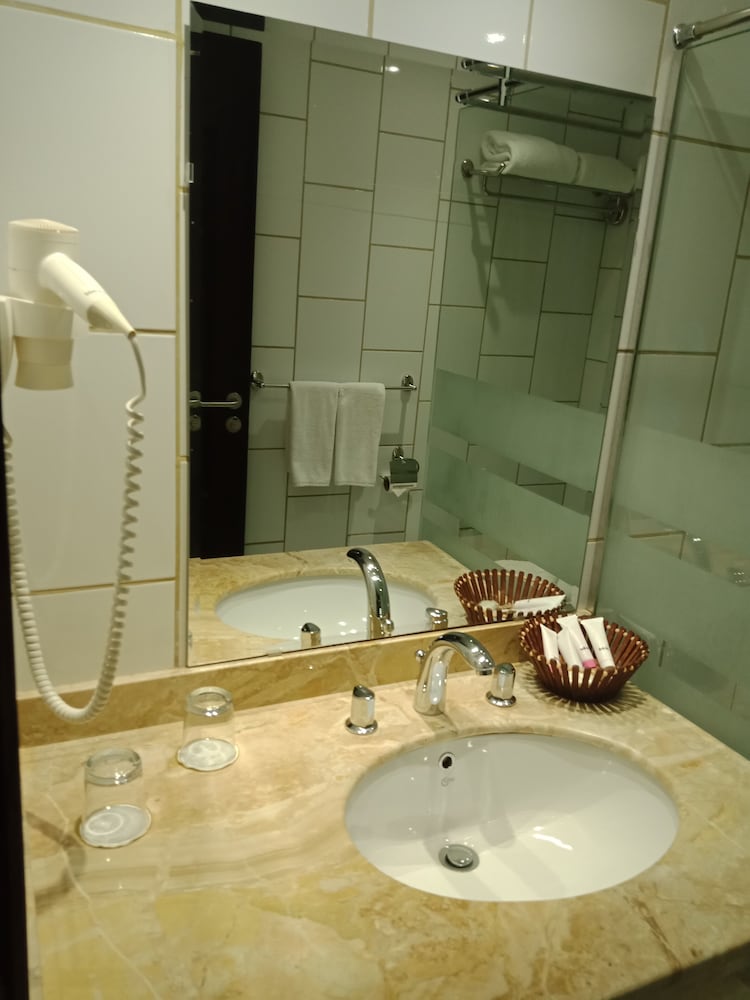 Standard Double or Twin Room - Photo 3