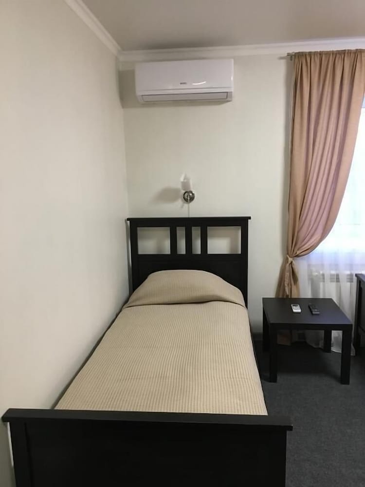 Classic Twin Room, 2 Twin Beds photo 3