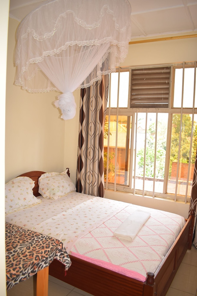 Basic Single Room photo 2