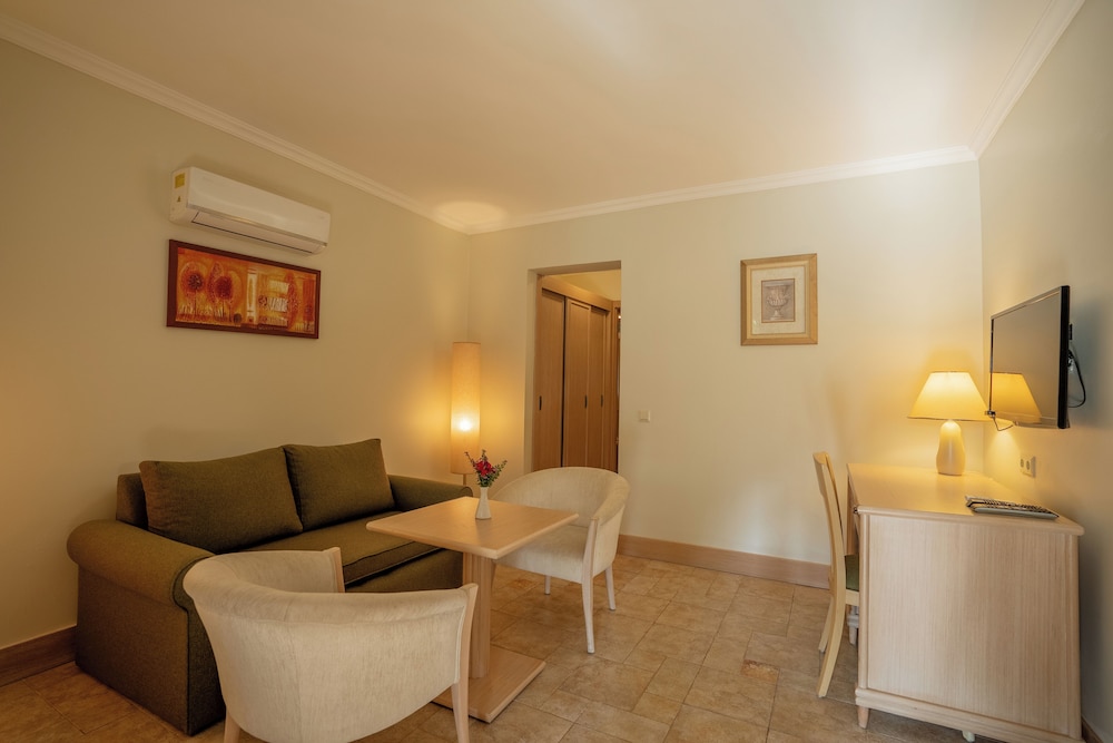Suite - Photo 7
