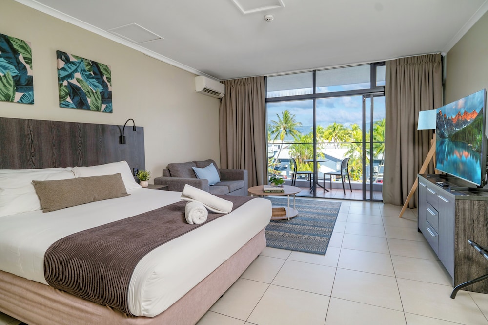 1 bedroom apartment (ocean view)