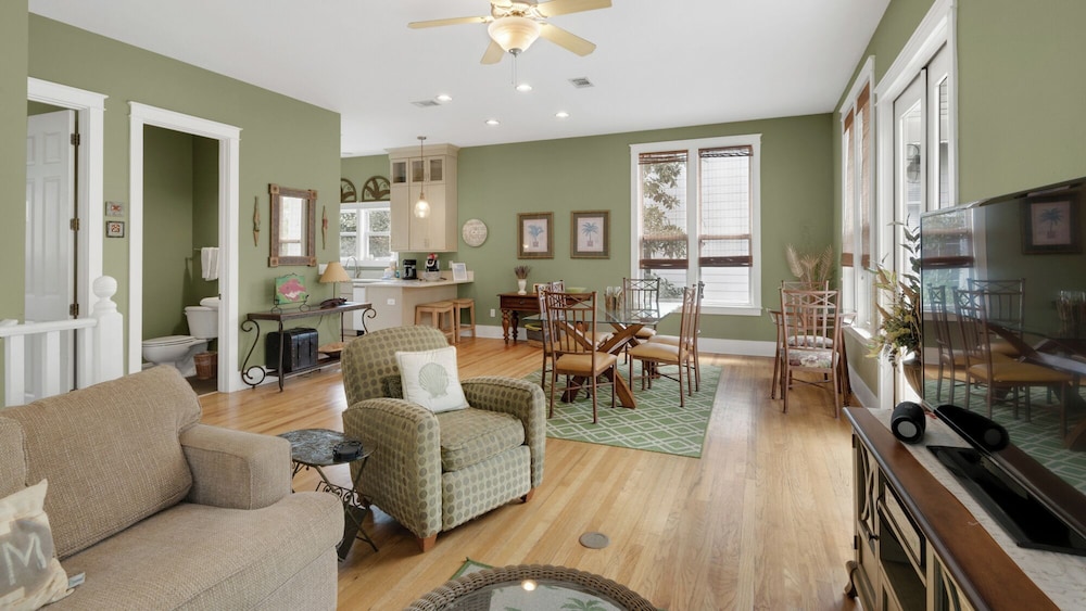 House, Multiple Beds, Patio, Ocean View (Emerald Rose)