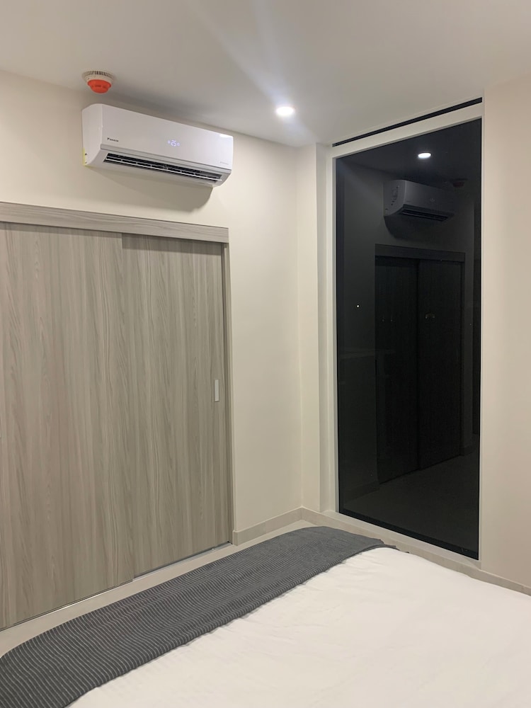 Luxury Condo, 2 Bedrooms photo 3