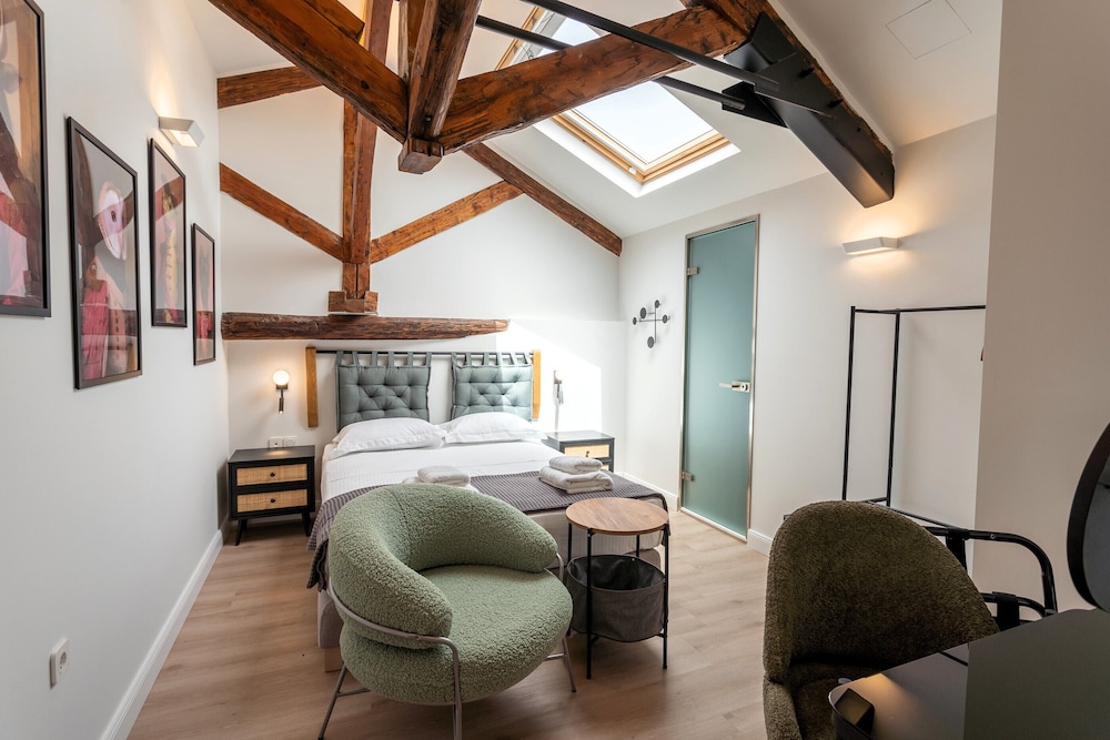 Deluxe Double or Twin Room