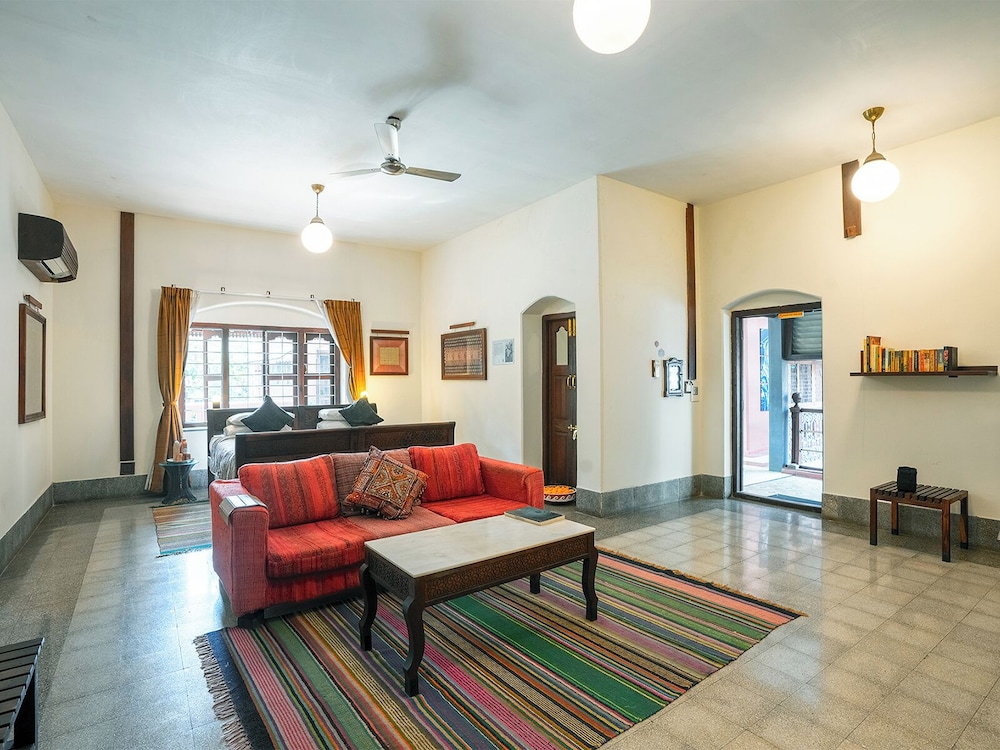 Modern Heritage Grand Suite - Photo 11