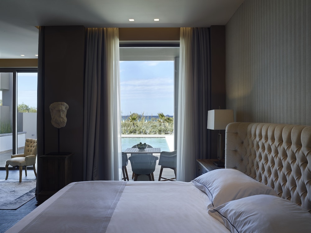 Executive Suite, Private Pool - Photo 5