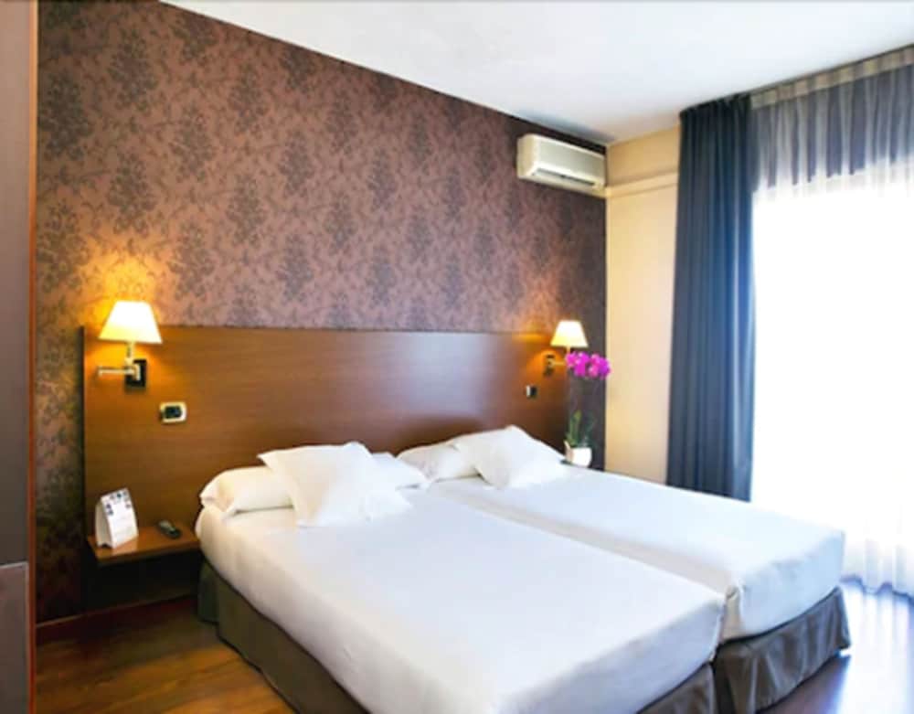 Double Room - Photo 4