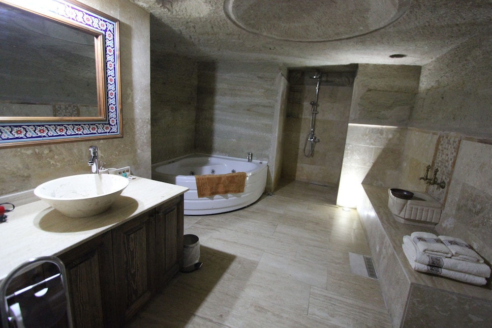Deluxe Suite photo 2