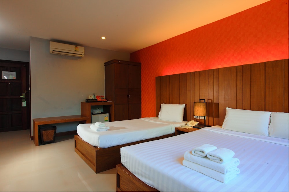 Triple Deluxe Room photo 2