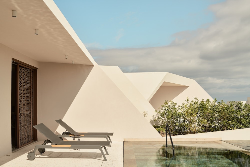 Euphoria Two Bedroom Private Pool Suite - Photo 5