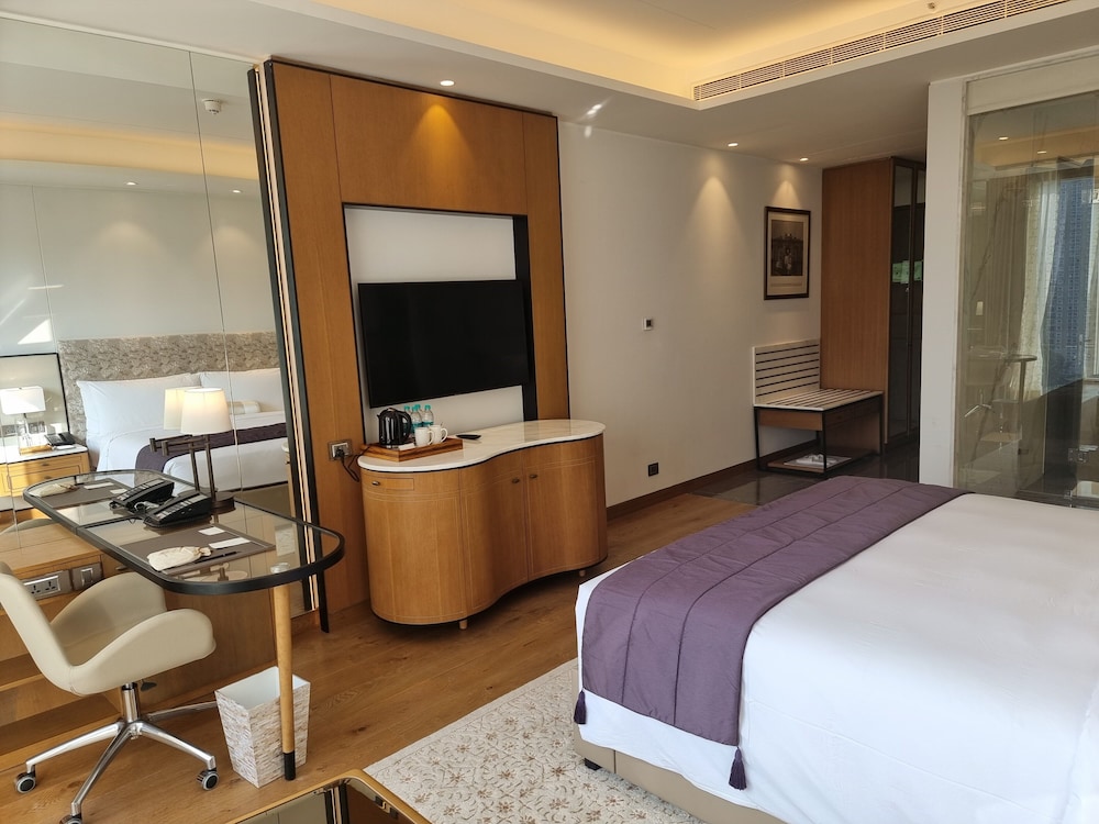 Deluxe Room - Photo 6