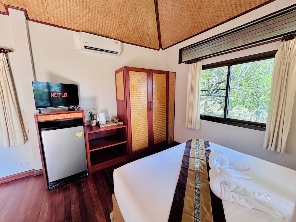 Deluxe Seaview - Photo 5