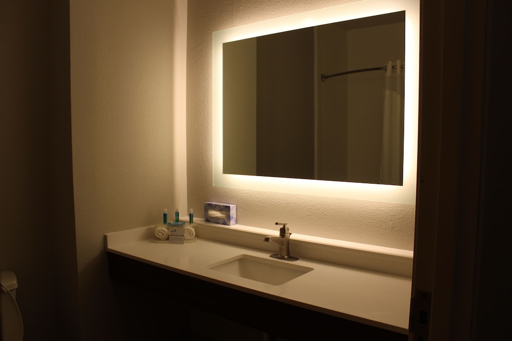 Suite, 2 Bedrooms - Photo 5