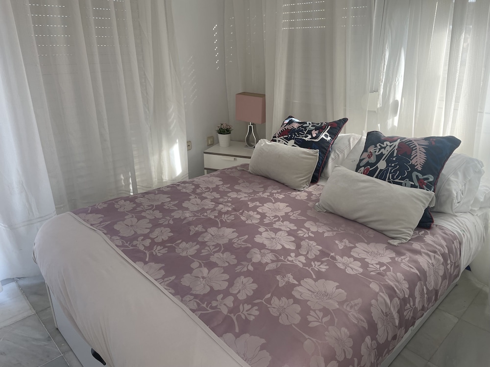 Apartamento Familiar de 1 Habitación con Vista a la Marina