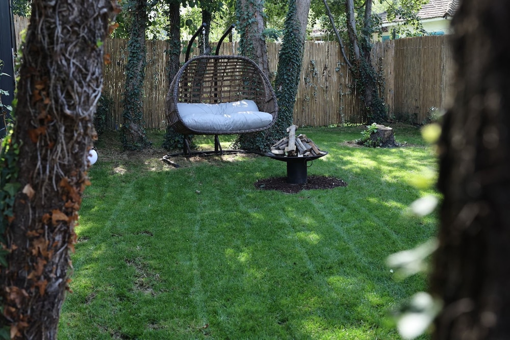 Deluxe Tiny Garden View - Photo 5