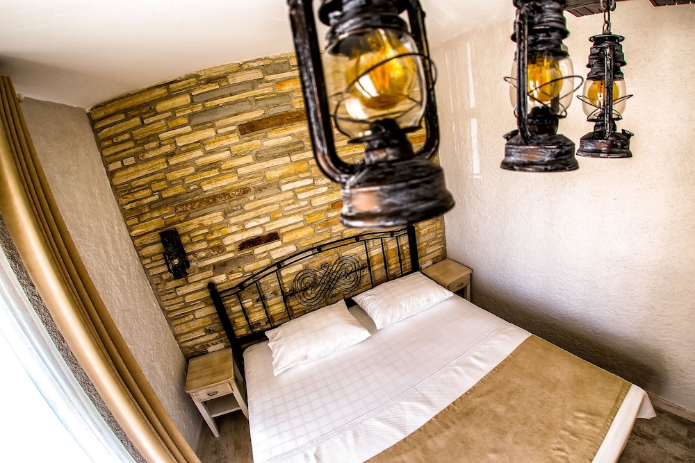 Deluxe Double Room, Sea View  with French Balcony photo 2