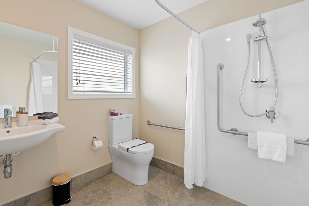 Premium Double or Twin Room, Multiple Beds, Accessible, Hot Tub