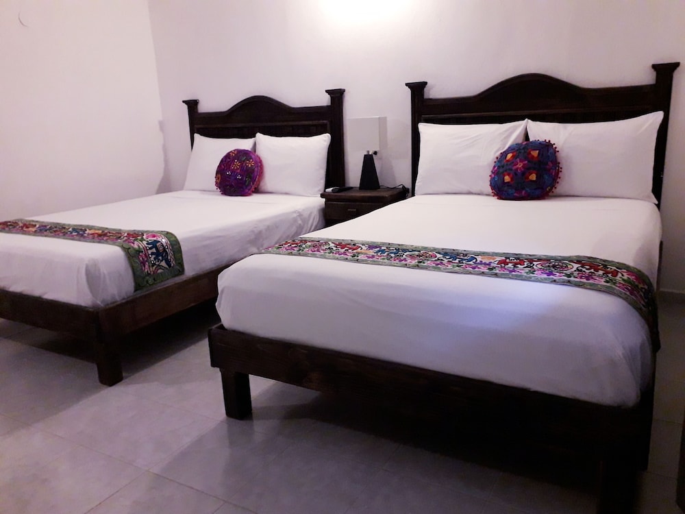 Standard Room, 2 Double Beds, Non Smoking photo 3