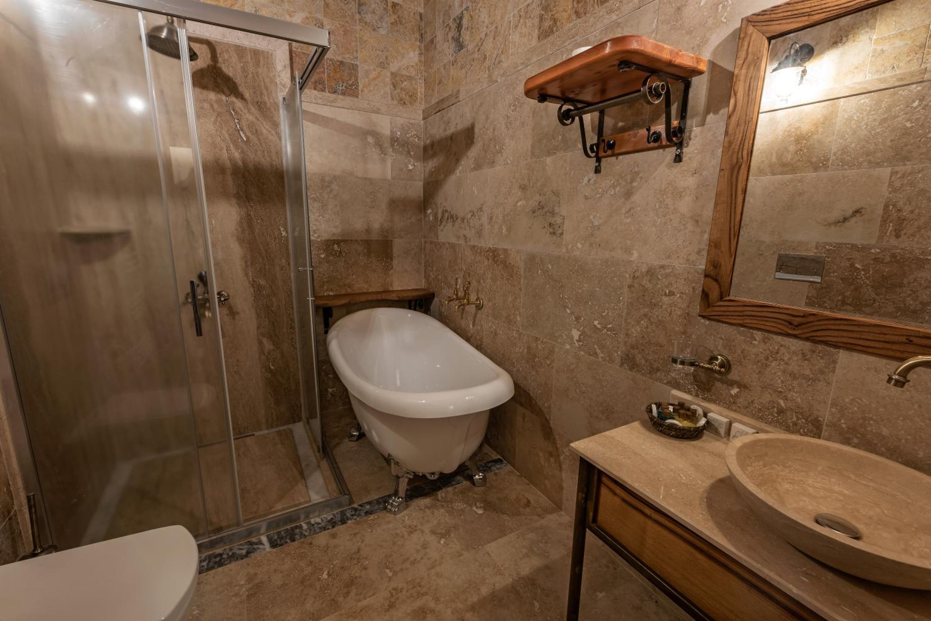 Deluxe Double Room with Jacuzzi photo 3
