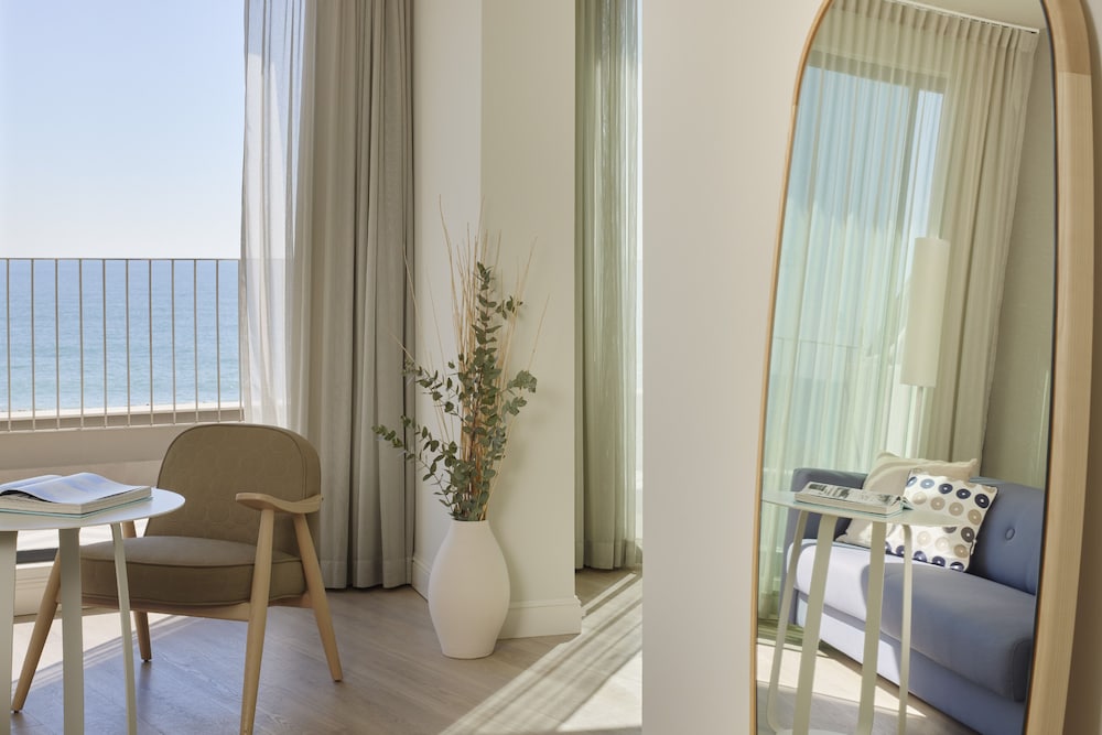 Suite (Sea and City View, Beyond ME+) photo 3