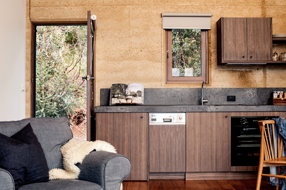 Premium Waterfront Cottage photo 3