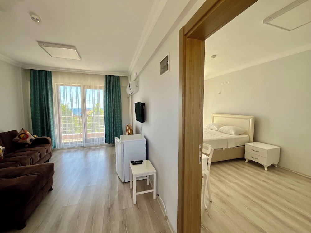 Standard Suite, Balcony, Sea View photo 1
