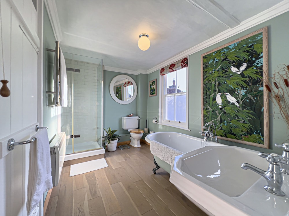 Double Room, Ensuite (Front Room) - Photo 5