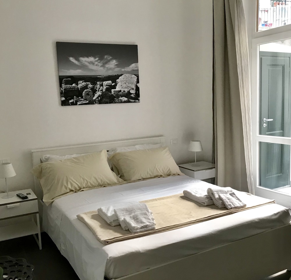 Basic Double Room, Courtyard View (E)