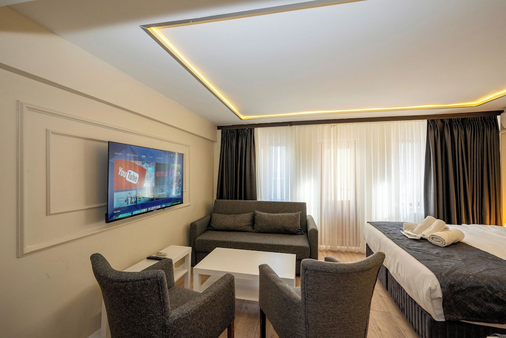 Family Room photo 2