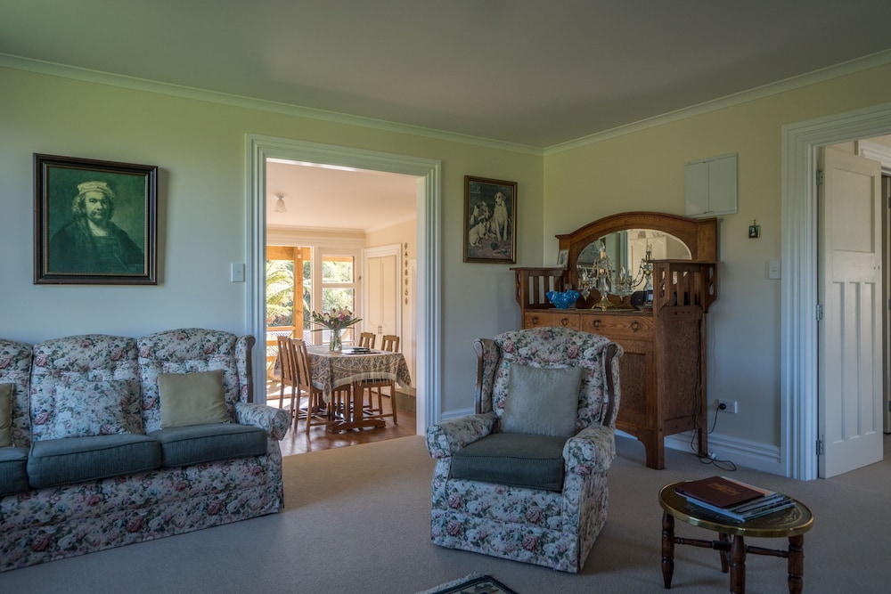 Traditional Cottage photo 3