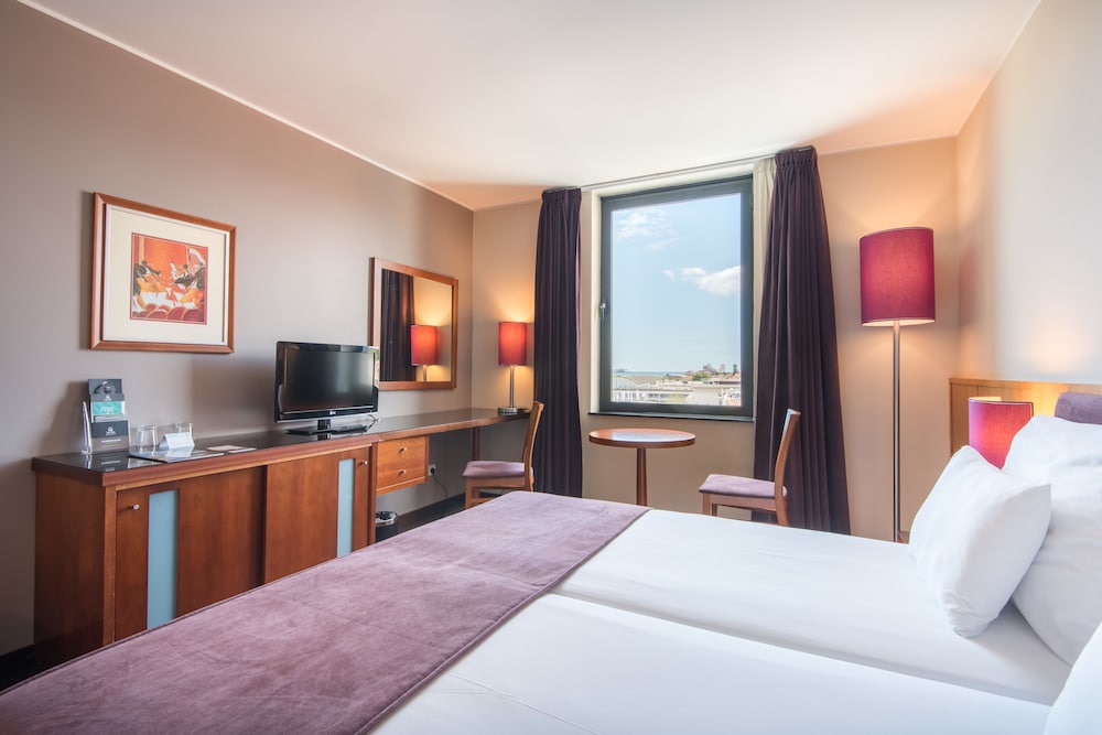 Superior Twin Room - Photo 4