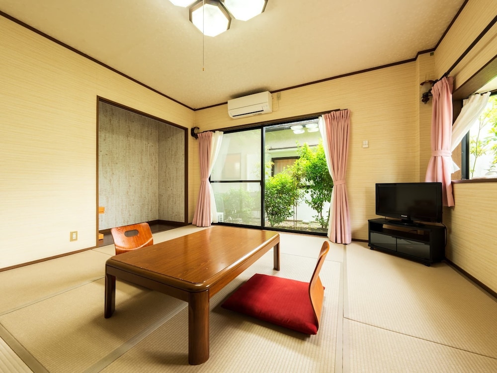 8 Tatami Japanese Style Room, 1st floor, no bath in the room [Tanpopo, Sumire], Non Smoking