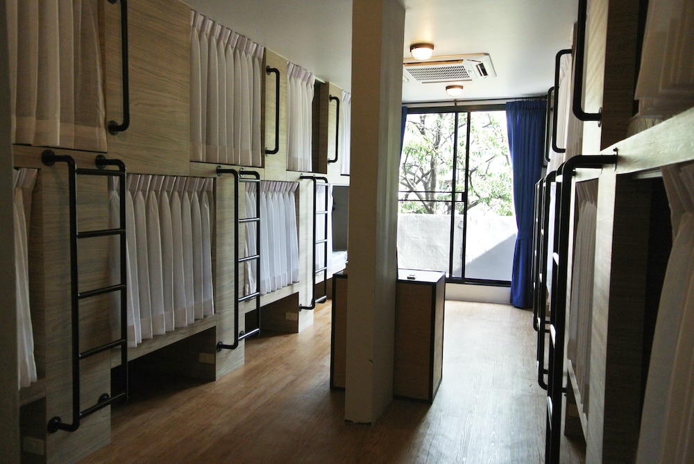 Capsule Single (Share Bathroom) photo 3