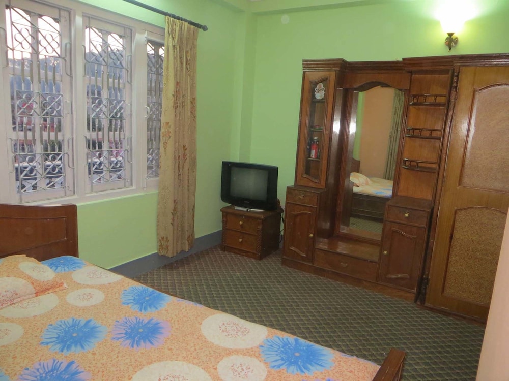 Shared Dormitory, Men Only, Shared Bathroom photo 2