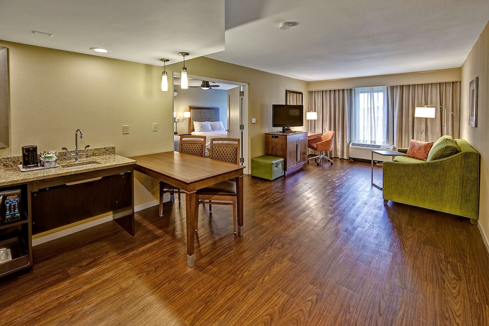 Suite, Accessible, Non Smoking photo 3