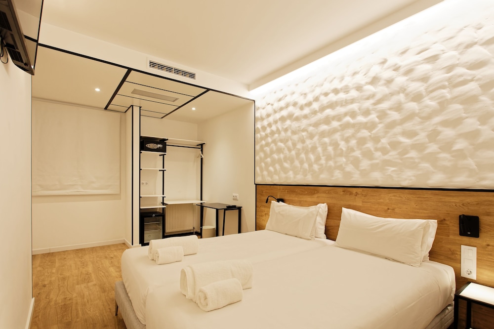 Economy Twin Room photo 2