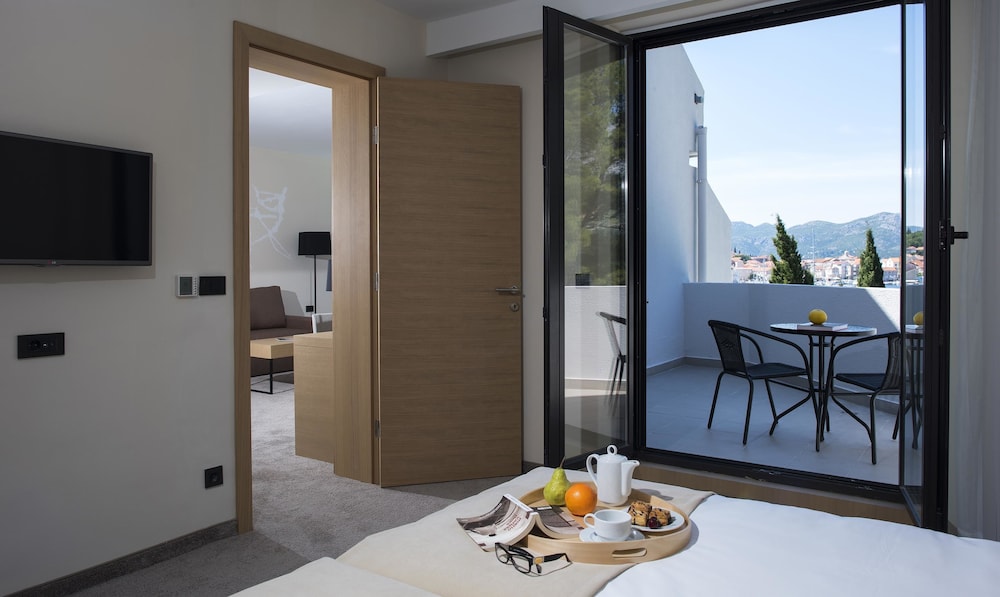 Superior suite with seaside balcony - Photo 9