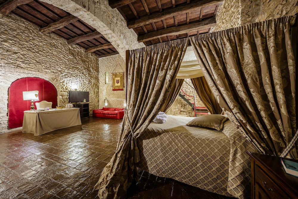 Royal Suite, Jetted Tub (Castello - Suite del Principe ) photo 2