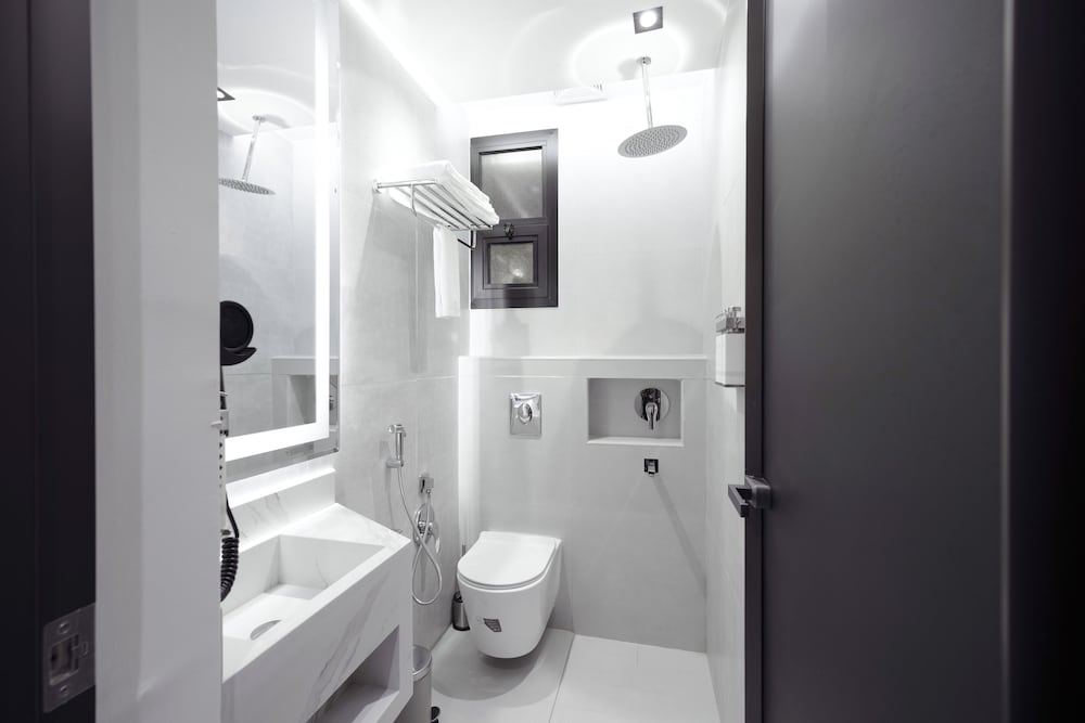 Executive Suite - Photo 7