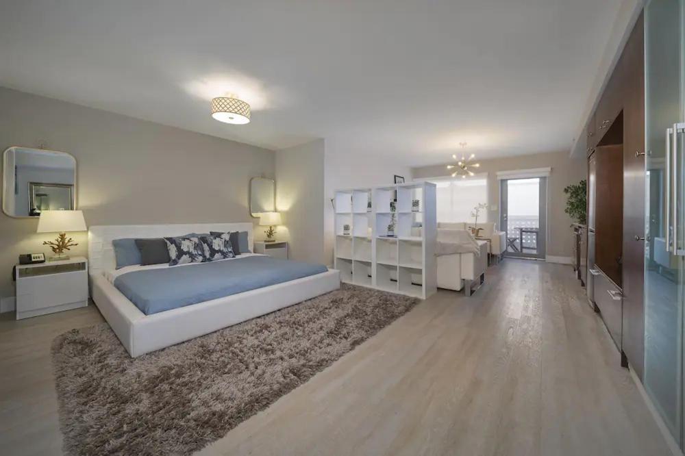 King Suite Partial Ocean View and Balcony - Unit A402