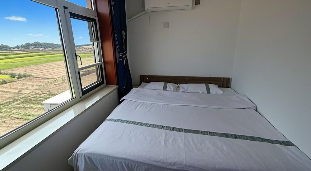 Economy Room photo 1