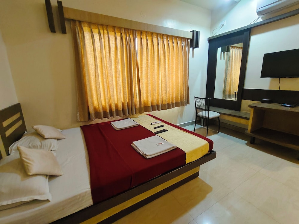 Family Triple Room, City View photo 2