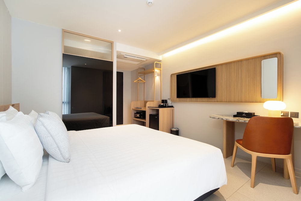 Deluxe King Room photo 1