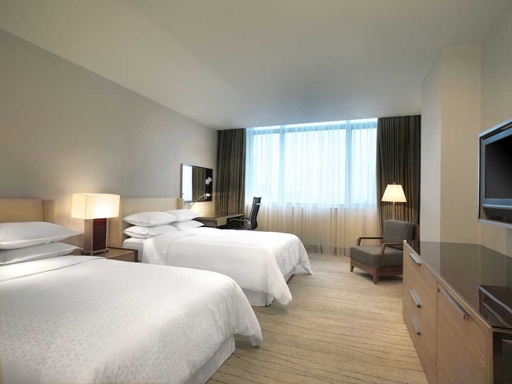 Room, 2 Double Beds, City View
