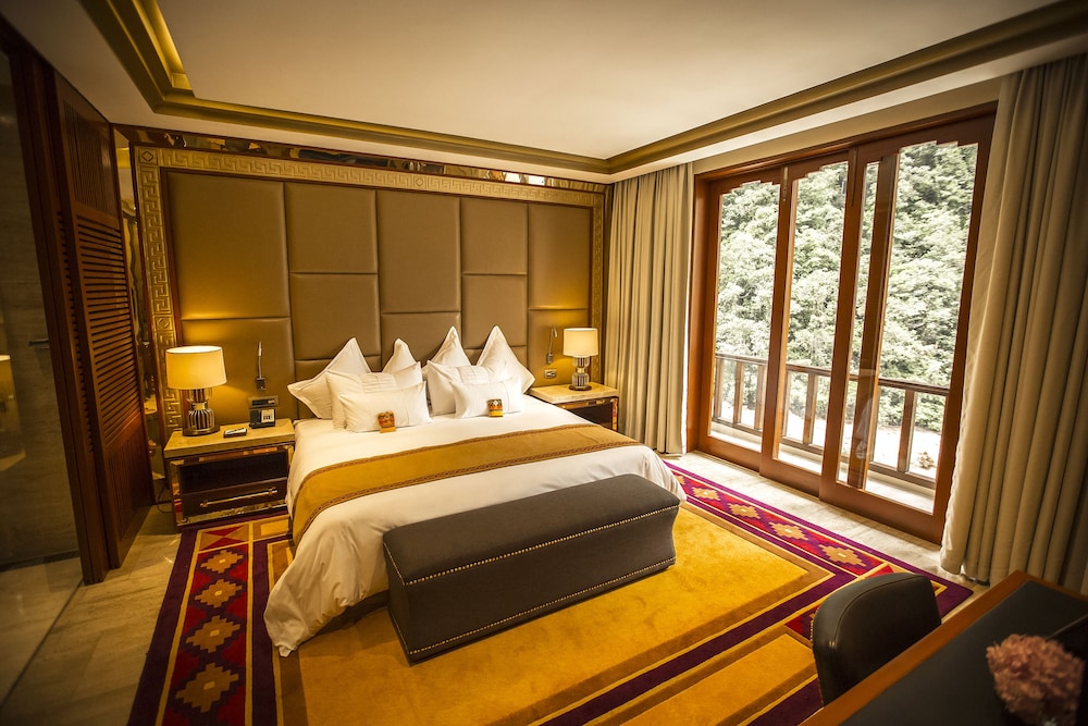 Premium Suite, 1 King Bed, River View - Photo 5