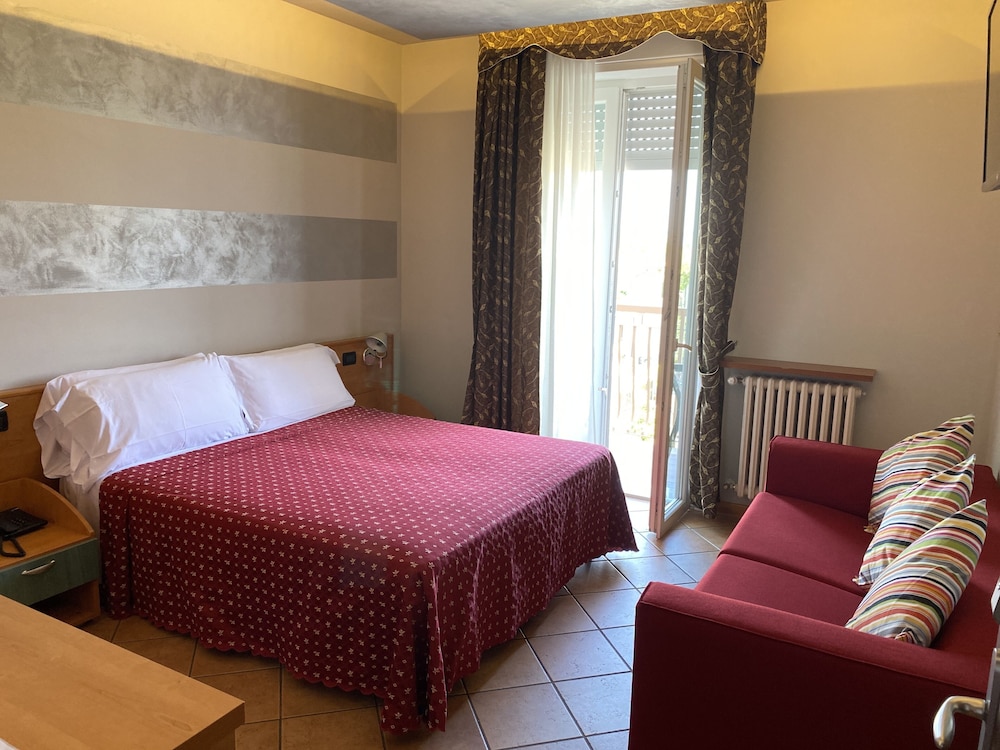 Comfort Double Room, Balcony, Lateral Lake View