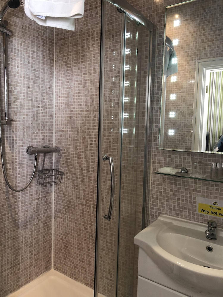 Superior Triple Room, Ensuite (Double/Twin + Sofa) - Photo 7