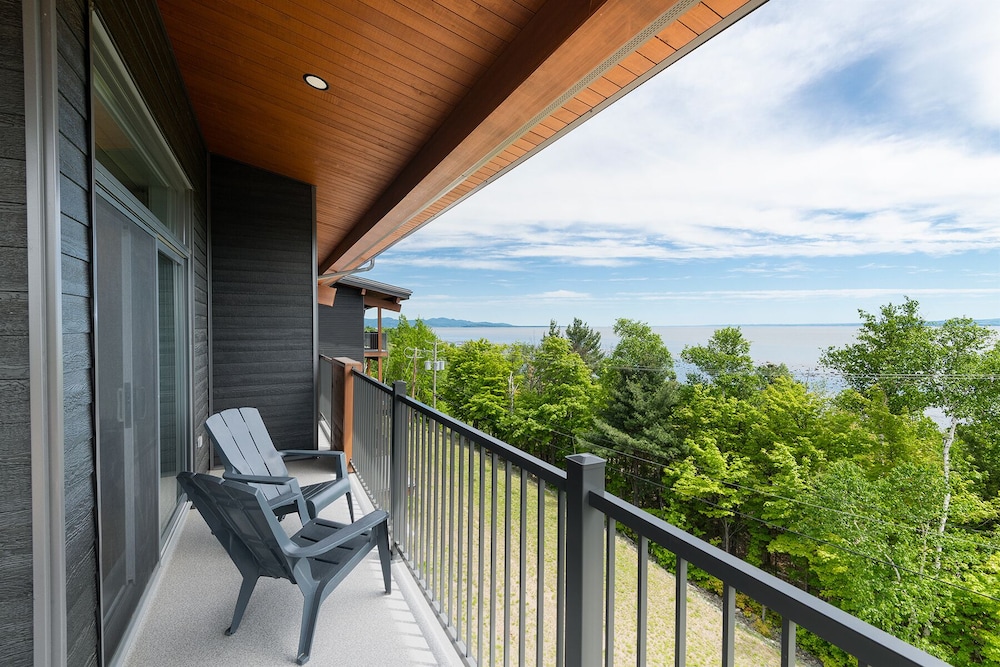 2 Bedroom Apartment, Top Floor, River View photo 1