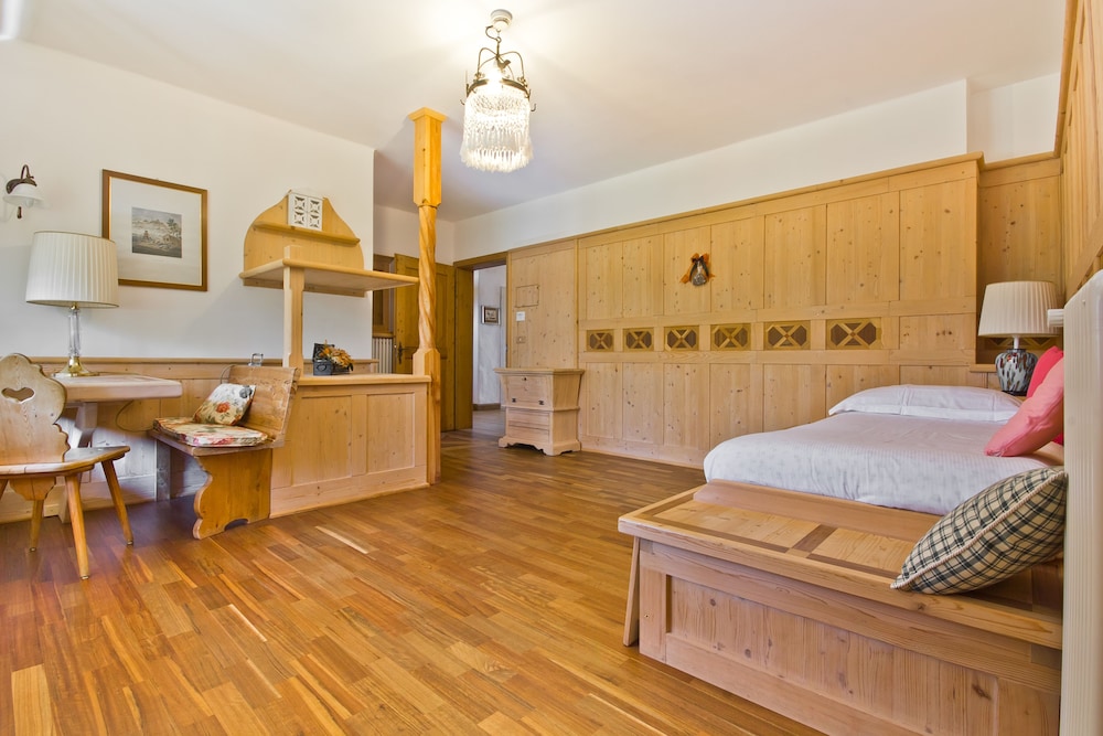 Suite, 1 Queen Bed, Terrace photo 1