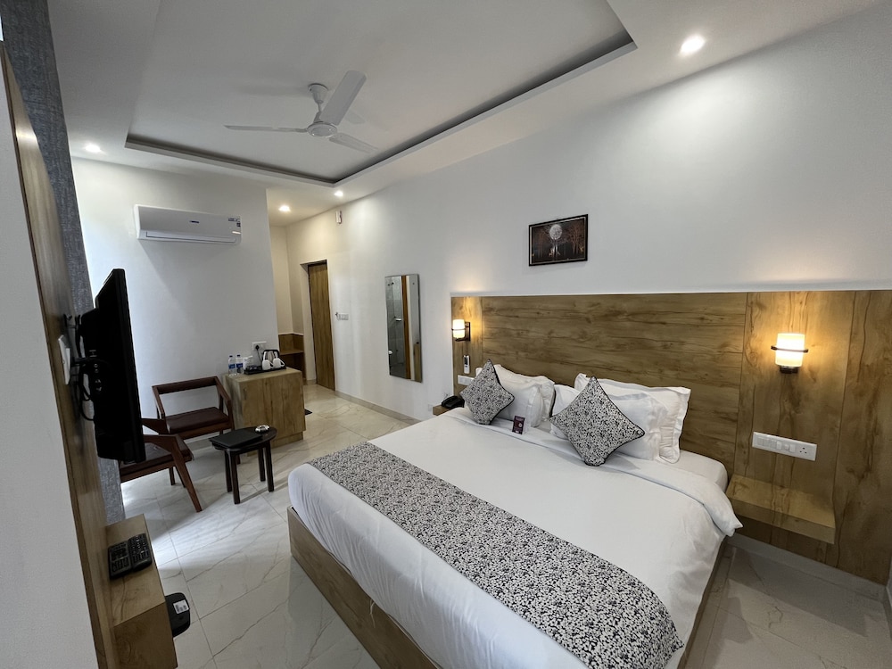 Deluxe Room - Photo 4